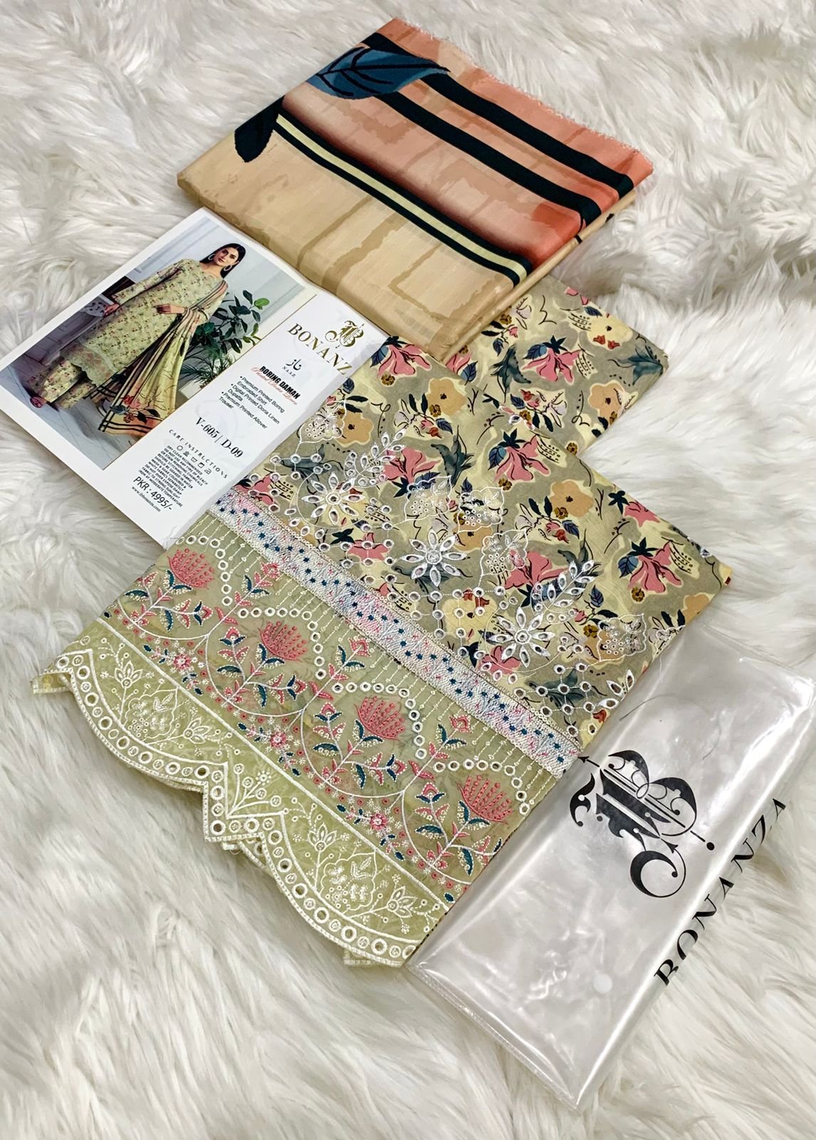 WhatsApp Image 2026-01-01 at 10.56.50 AM (1) Zara shahJahan MOST DEMANDING EDITION 03PCS UNSTITCHED SUIT - Image 1